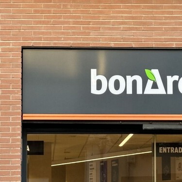 Devolver una bandeja de carne y llevarse 50 céntimos: así es el exitoso sistema de reciclaje que BonÀrea va a extender en toda Catalunya 