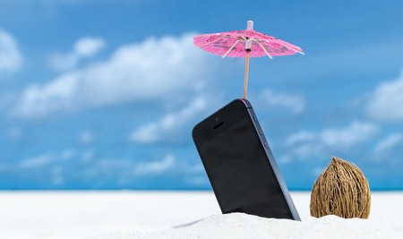 Cómo evitar que el móvil se caliente en exceso este verano