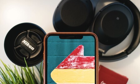 Adiós al 'notch' en 2022 y un plegable en 2023: Ming-Chi Kuo informa sobre los iPhone del futuro lejano