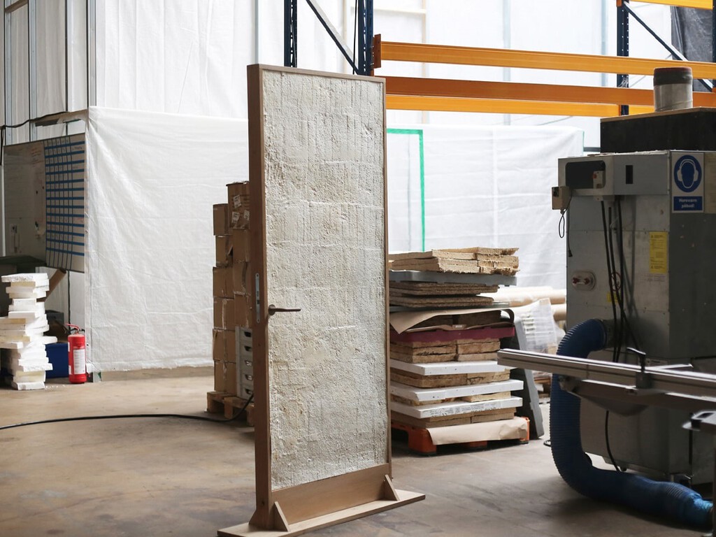 Las puertas de madera han quedado obsoletas. Han inventado unas hechas a base de hongos que resisten hasta el fuego 