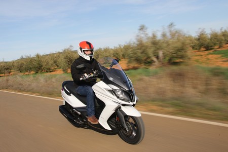 Prueba Kymco Super Dink 125 350 01