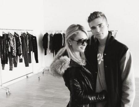 Paris Hilton y River Viiperi lo petan en su periplo barcelonés