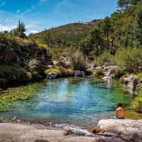 La capital mundial de las piscinas naturales es el destino estrella de este verano y está a menos de cinco horas en coche desde Madrid 