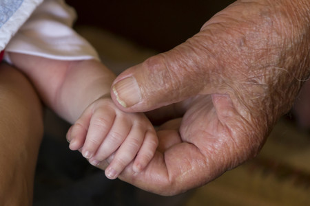 La población en España continúa envejeciendo: nos enfrentamos a una grave crisis demográfica