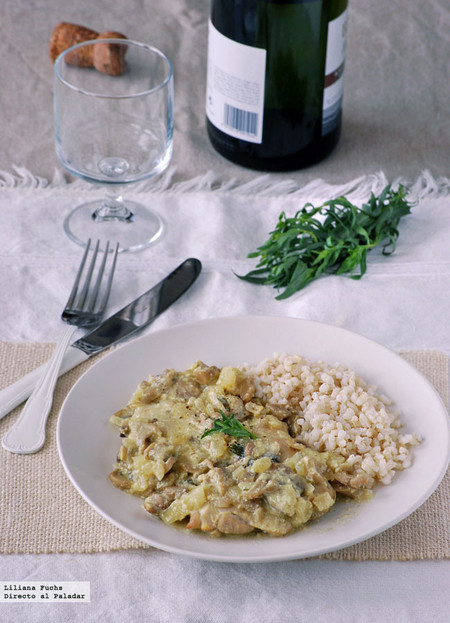 Pollo en salsa de cava y estragón con champiñones. Receta