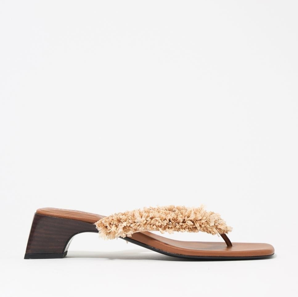 Bimba y Lola
Sandalia de tacón de mujer de rafia tipo esclava