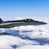 La Marina de EEUU quiere modernizar sus F/A-18 con sensores que cuestan 16 millones cada uno. No resisten 40 horas sin dar fallos