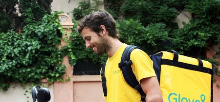 Un juez sentencia por primera vez que un repartidor de Glovo es falso autónomo