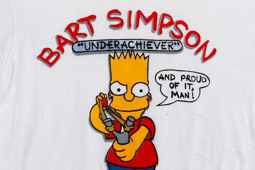 Bart Simpson causó el pánico moral a inicios de los 90 en Estados Unidos. La culpa fue de una camiseta que ahora nos parecería inofensiva