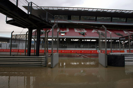 Cancelada la carrera de GP2 en Dubai, ¡por la lluvia!
