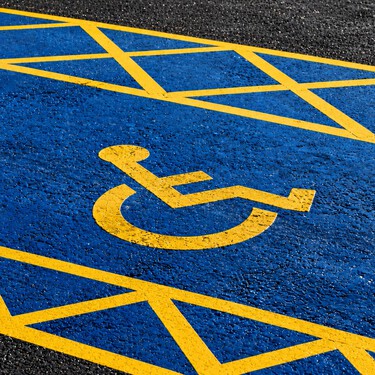 Esmeralda Hernández, persona con discapacidad sobre las plazas de garaje adaptadas: “No son un aparcamiento ni un trastero”