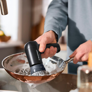 El viernes 13 aterrizará en Lidl un cepillo de limpieza recargable y barato que nos ayudará a dejar la cocina reluciente