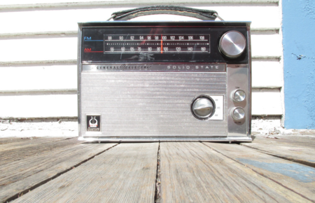 ¿Qué tendría que hacer Apple para activar la radio en sus iPhone?