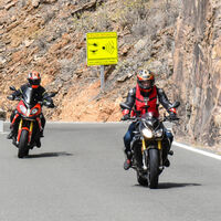 La regla más simple para no caerte en moto no la usa casi nadie, pero son solo 8 segundos que pueden salvarte la vida 