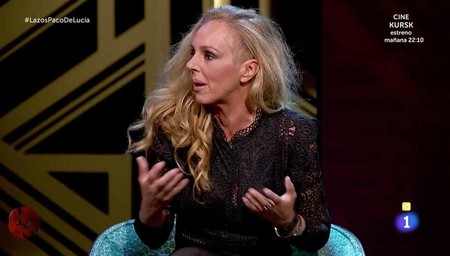 La tensa actitud "oye, nena pero tú qué miras" de Rocío Carrasco en 'Lazos de Sangre' durante un debate sobre madres ausentes