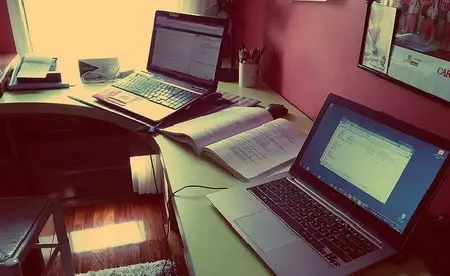 Los españoles gastamos un 10 % menos en Internet y fijo que en 2012 