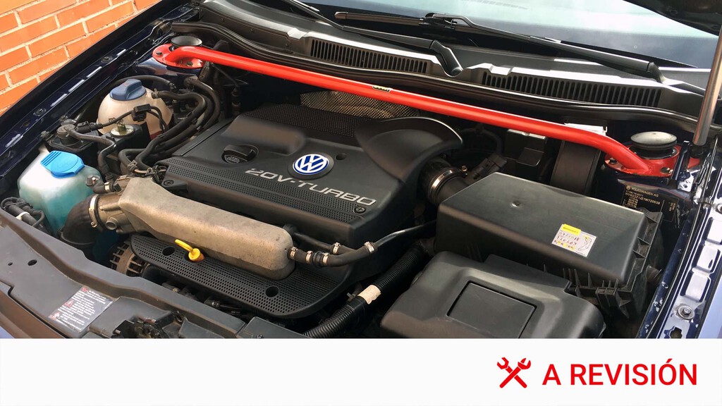 Poca gente se acuerda de limpiar el motor, pero es algo que agradecerás (y también tu mecánico)