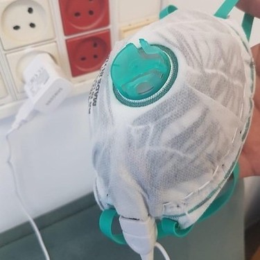 Investigadores israelíes desarrollan una mascarilla que se desinfecta sola y que se vendería por menos de un euro  