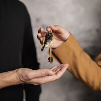 Abogados y expertos en finanzas coinciden: el préstamo entre particulares puede ser una de las vías más baratas para pasar dinero a los hijos 