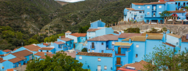 El pueblo de los Pitufos está en España: empezó como una campaña publicitaria, pero los vecinos decidieron que se quedase así para siempre  