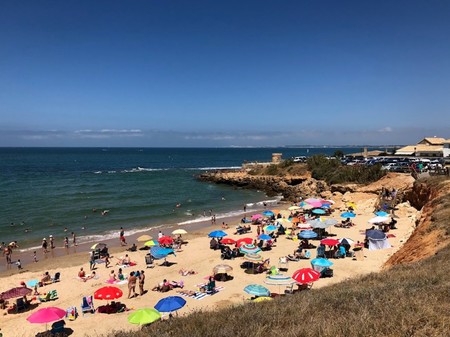 Siete razones para visitar Andalucía en verano, más allá de sus playas y el clima