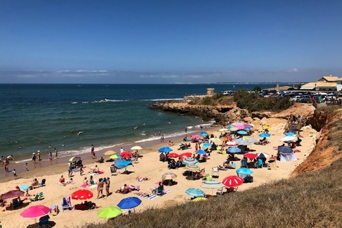 Siete razones para visitar Andalucía en verano, más allá de sus playas y el clima