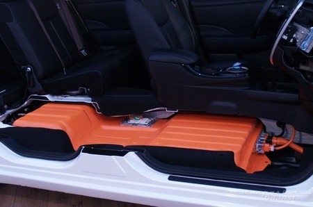 Nissan LEAF 2013 seccionado 04