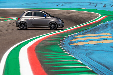 Abarth F595 Prueba Contacto 10