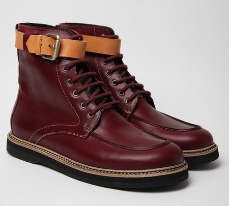 Botas con cinturón, la última idea de Marc Jacobs