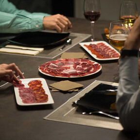 Nos damos un capricho gourmet de cara al fin de semana con este jamón ibérico 100% con D.O. Los Pedroches