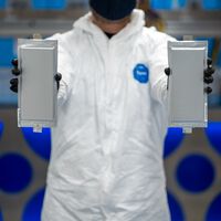 EEUU rompe la hucha para fabricar sus propias baterías: más de 3.000 millones de dólares para luchar contra China