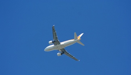 Iberia lanza vuelos a precios reducidos para comprarlos antes del 25 de marzo