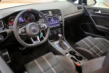 Volkswagen Golf GTI Clubsport interior