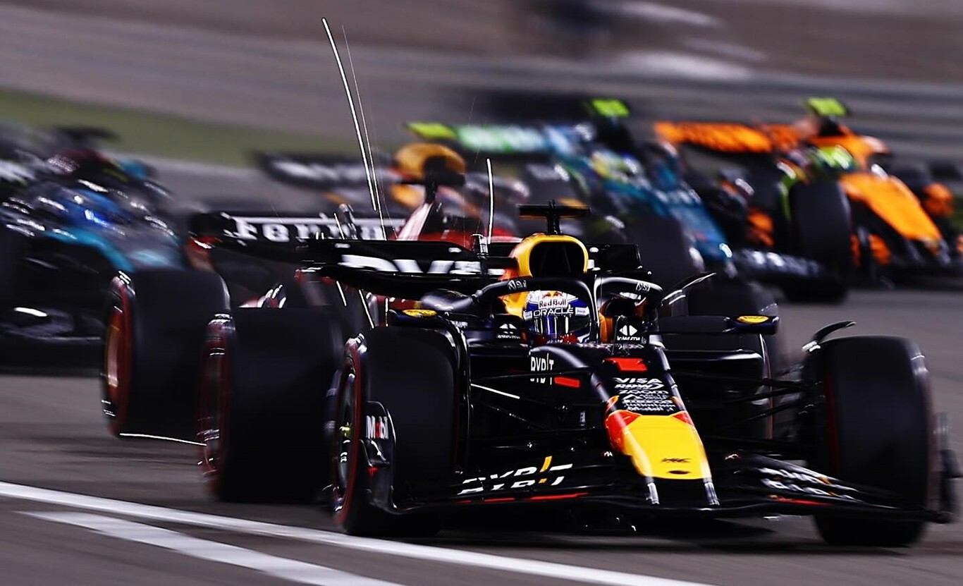 Max Verstappen gana su vigésima carrera de 2023 y Carlos Sainz se reivindica en Ferrari en el estreno de la F1