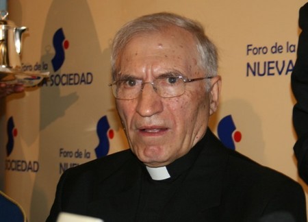 El presidente de la Conferencia Episcopal, Rouco Varela, nunca debería besar a nadie