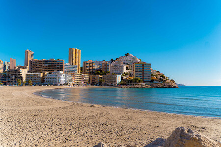 Pueblo Bonito Alicante Escapada Otoño Buen Tiempo Playa Sol