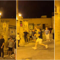 En este pueblo de Alicante pusieron un radar que no multa. El cachondeo está siendo histórico a base de hacerlo saltar corriendo 