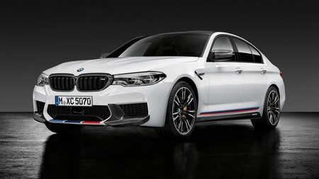 El BMW M5 se disfraza de M Performance para el SEMA: ¡fibra de carbono por doquier!