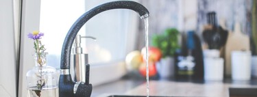 Los madrileños acaban de descubrir lo que se siente cuando el agua del grifo cambia de sabor: “Será potable, pero da asco”