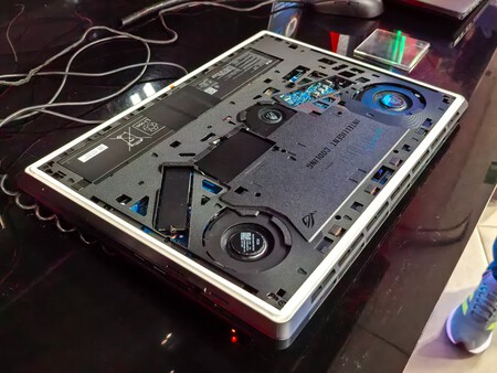Rog Strix Scar 1618 9