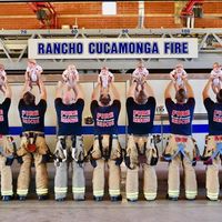 La paternidad es contagiosa: nueve bomberos dan la bienvenida a nueve bebés en tan solo cuatro meses