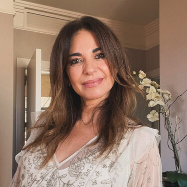 Así es el suelo de tendencia que Mariló Montero tiene en el salón de su casa: es cálido y elegante 