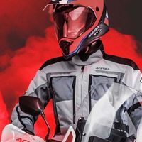 ACERBIS X-Tour: una chaqueta de corte aventurero y funcional para utilizar todo el año por 299,95 euros