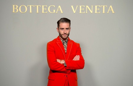 Pelayo Díaz cambia el leopardo por la cebra en su look para Masters Of Craft de Bottega Veneta en Madrid