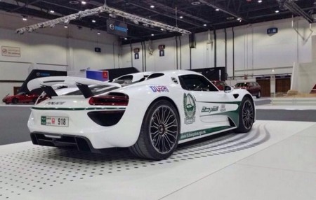 Por si hacía falta, un Porsche 918 Spyder se une a la policía de Dubai
