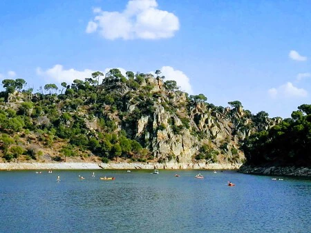A 1 Hora De Madrid La Playa De Interior Con Bandera Azul Aguas Cristalinas Y Parking Gratis