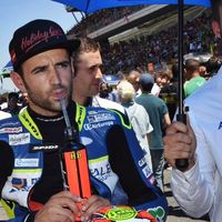 Los paragüeros llegan al equipo Reale Avintia para luchar contra la saturación sexual del paddock 