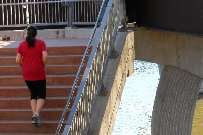 sube escaleras