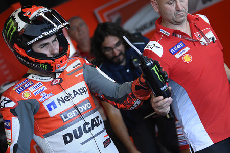 Jorge Lorenzo ya se ha operado de la muñeca y quiere volver a correr en Sepang