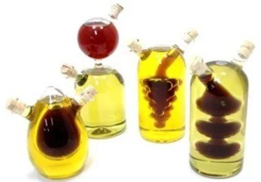Aceite y vinagre en una sola botella.
